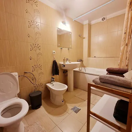 Cozy Open Space Near Old Center Of With Private Parking Space Timişoara