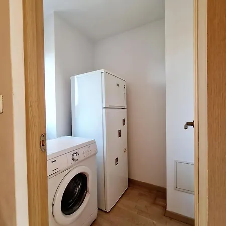 Cozy Open Space Near Old Center Of With Private Parking Space Appartement *